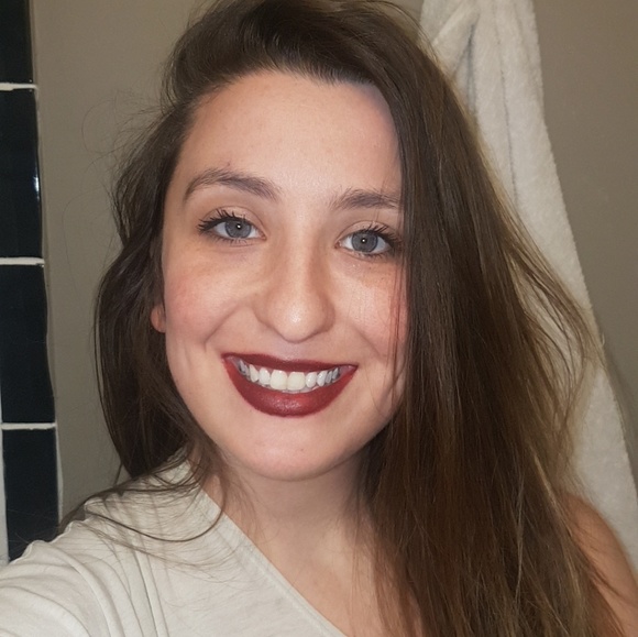 Meet your Posher, Zoë - Picture 1 of 2